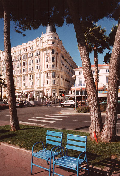  Carlton Hotel
