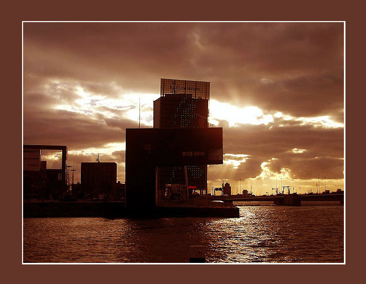  Rotterdam.
