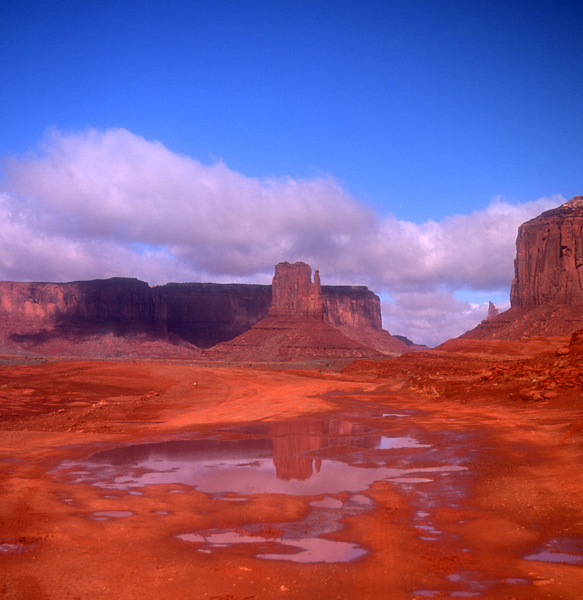    Monument Valley  ...