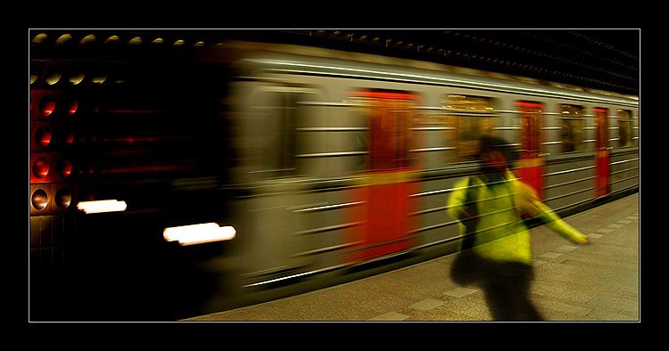  UNDERGROUND (2)