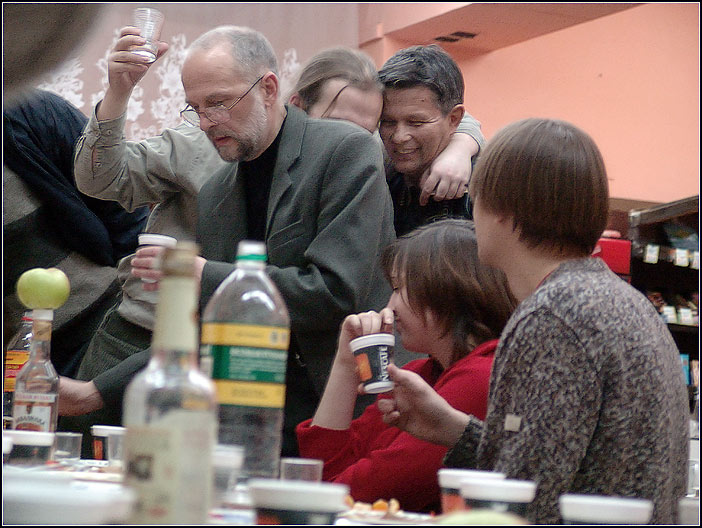   2004 .
