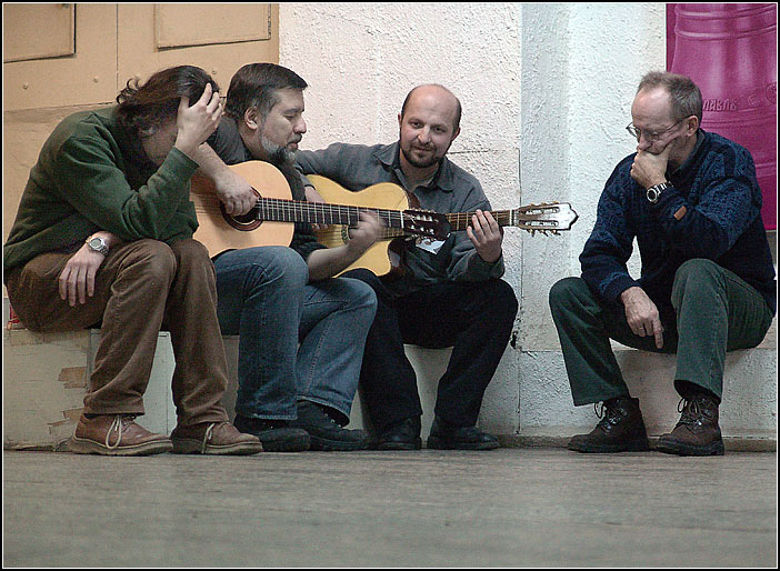   2004 .