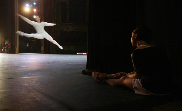  . Backstage -6