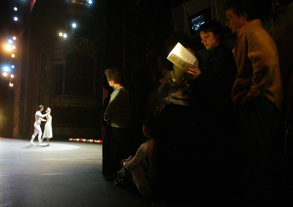  . Backstage -9