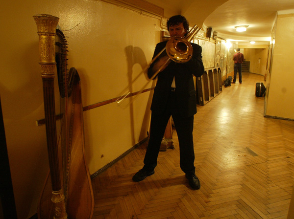  . Backstage -10