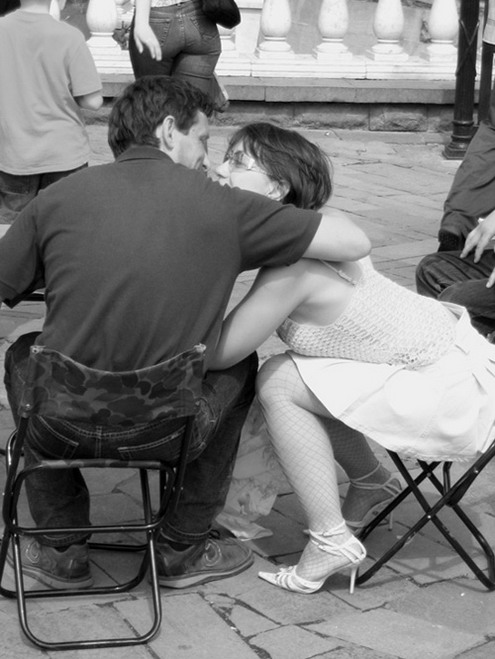  Street Kiss