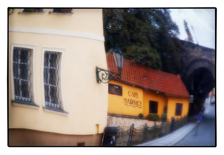 Cafe Marnice