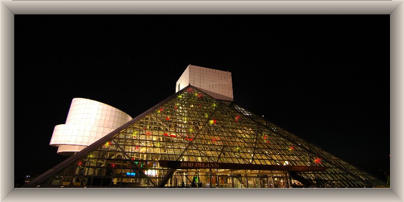  Rock&Roll Museum in Cleveland