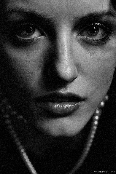  B/W