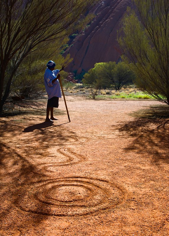  Uluru.