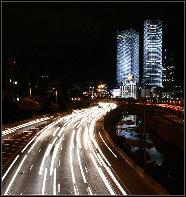 Azrieli