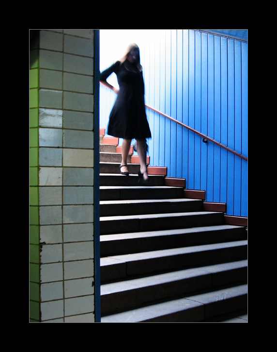  Watch your steps
