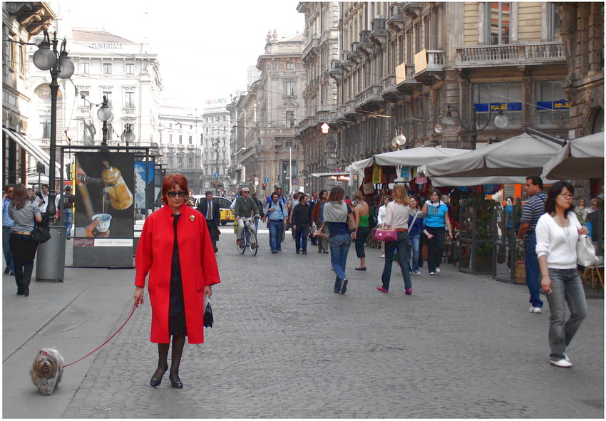  Lady in red