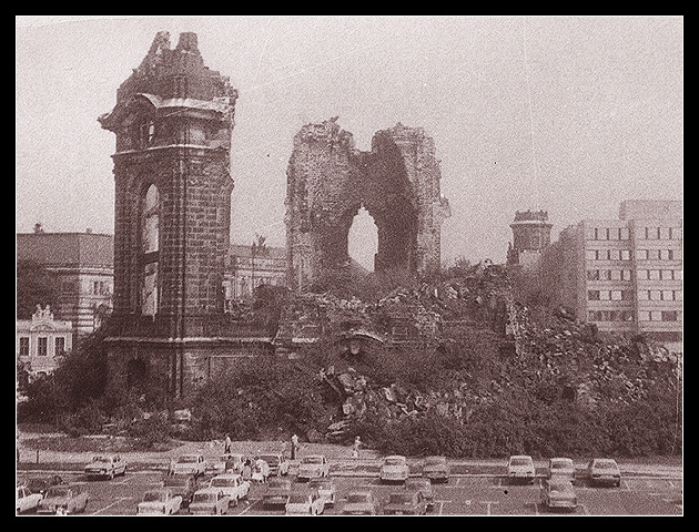  Gestorbenes Paradis. Dresden - Frauenkirche