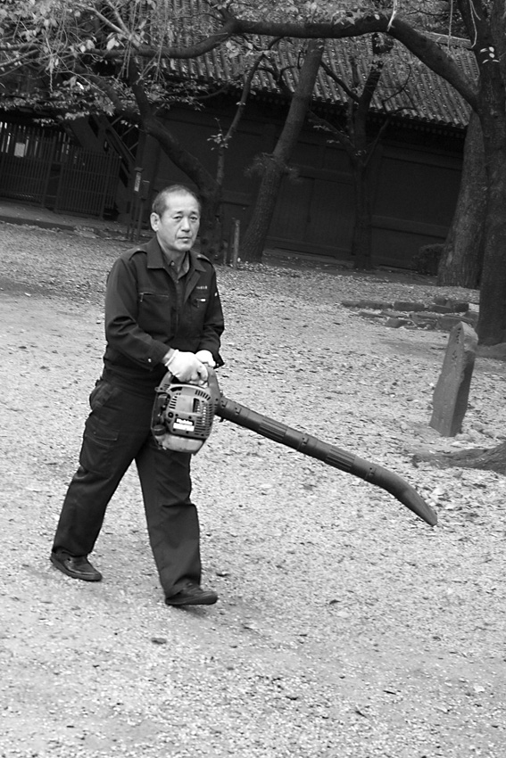  Blow job.