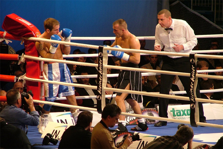  Clint McNeil (USA) vs. Frank Shabani (Germany)