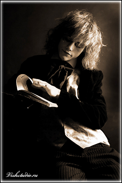  Reading at night