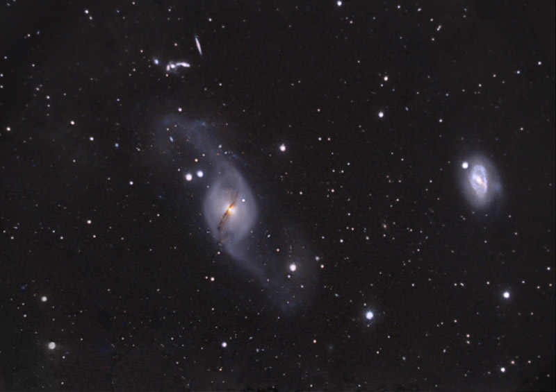  NGC 3718