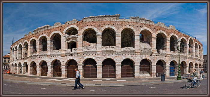  Piazza Bra`. Arena.