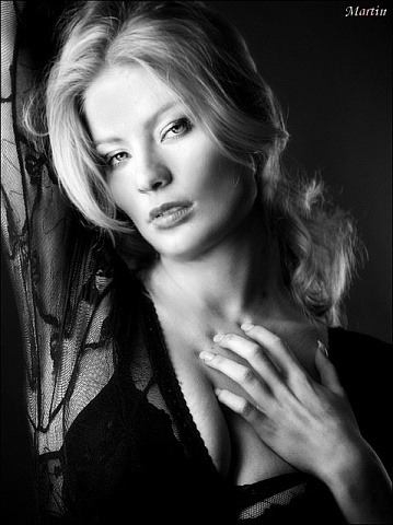  Femme fatale