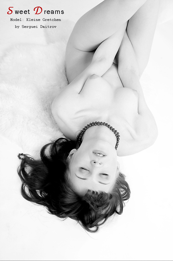  Sweet Dreams 