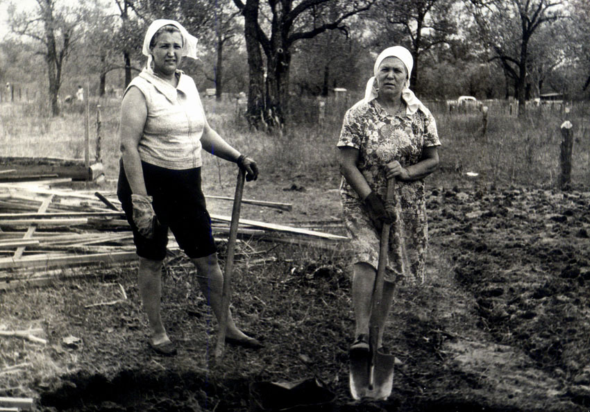     , 1975 .:)