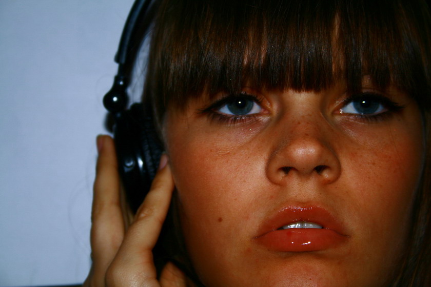  FM