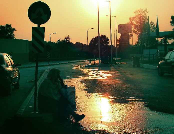  Waiting Lady