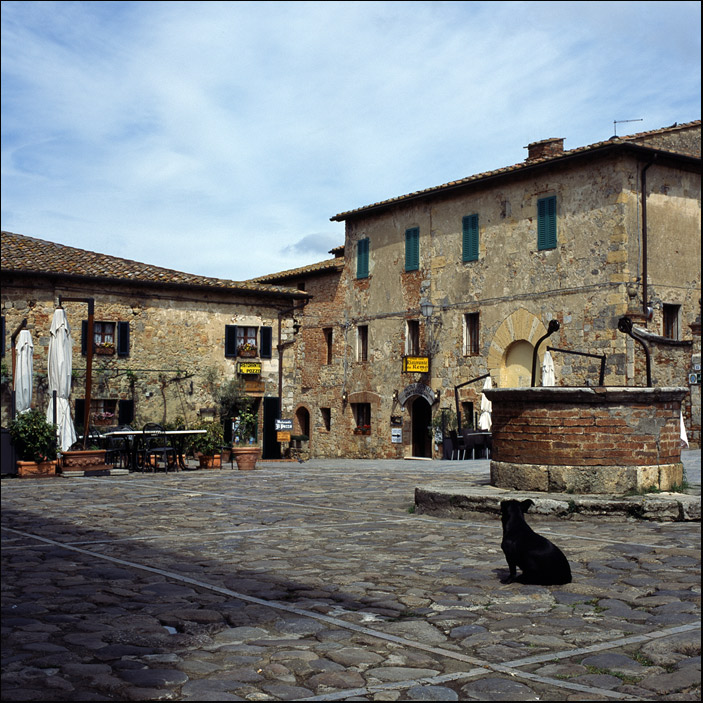  Monteriggioni