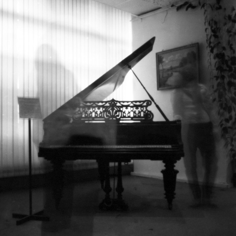  Ghost piano