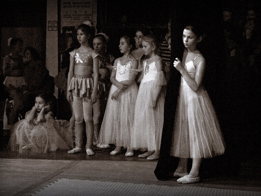   ۣ (2009)