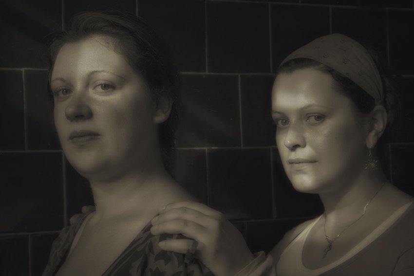  NASTIONA & MARIA