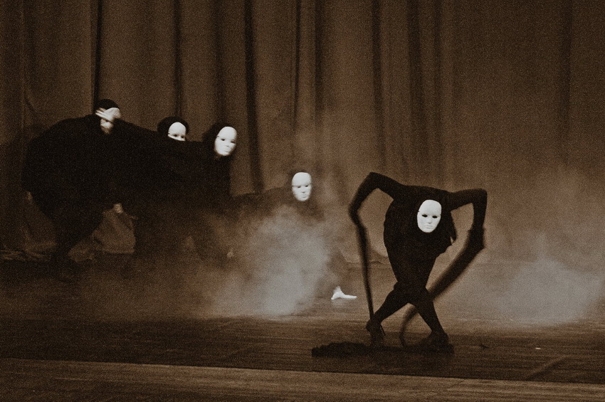    ,   ?!(2009)