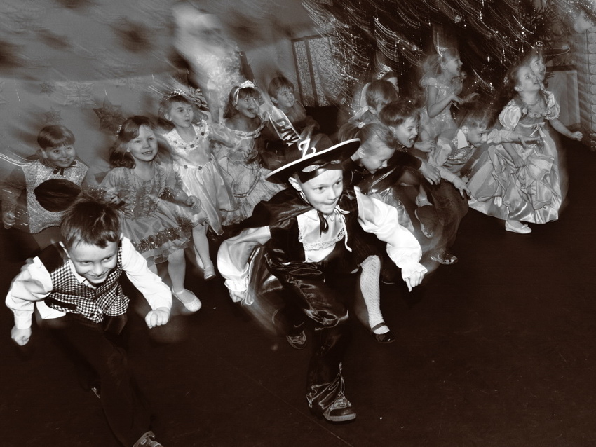     ! (2009) 
