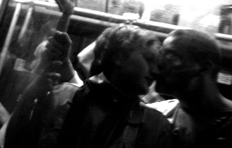  Bus Kiss