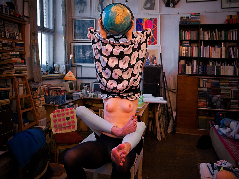  Globe is Scarecrow of Earth (_
