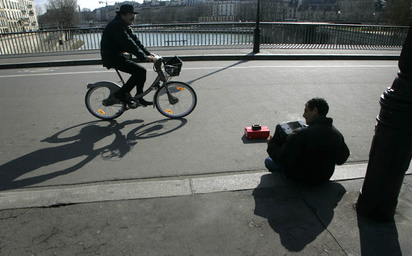  PARIS 61