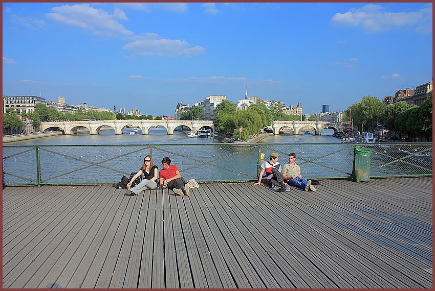  Paris