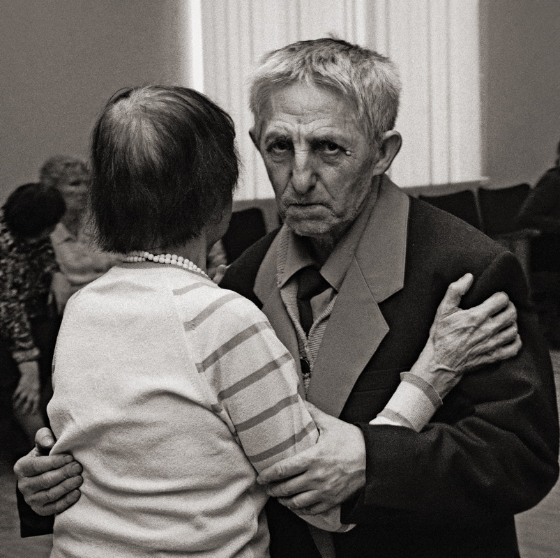  ݣ    (2010)