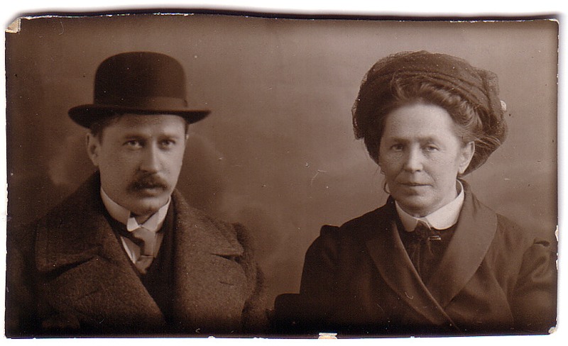  1910 .  