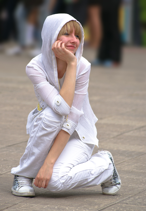  Girl in white