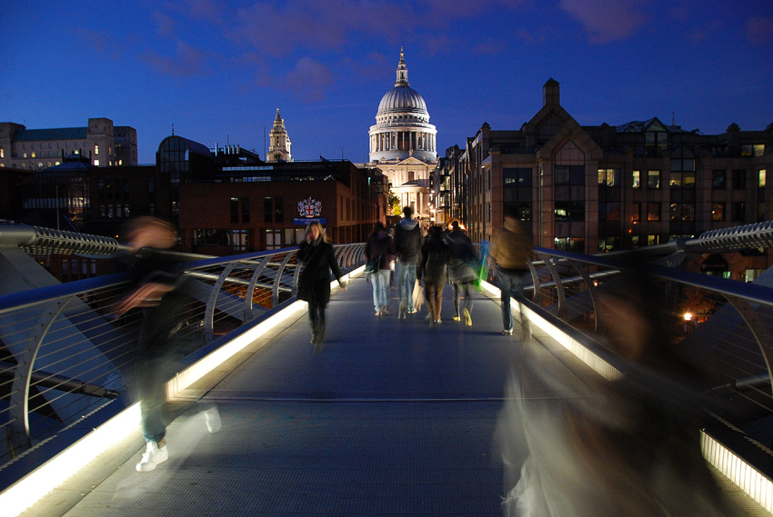  . Millennium Bridge