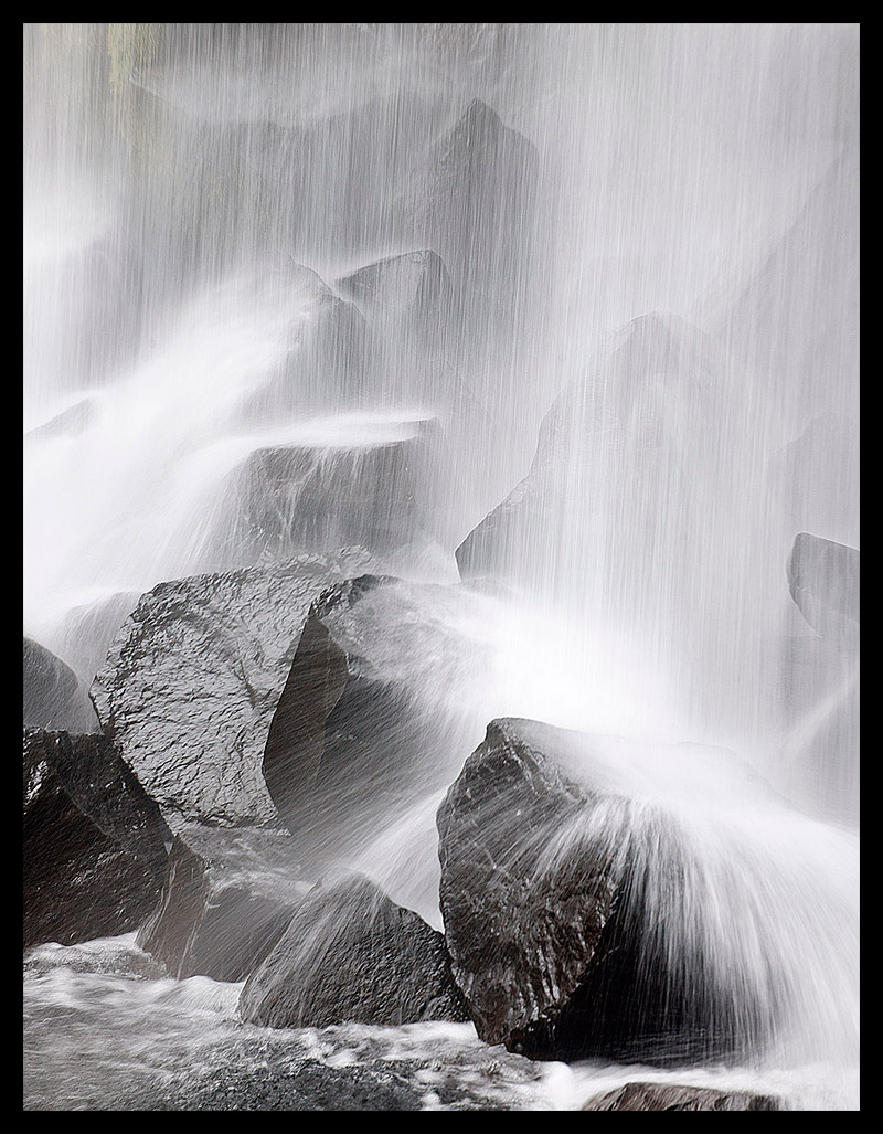  Svartifoss