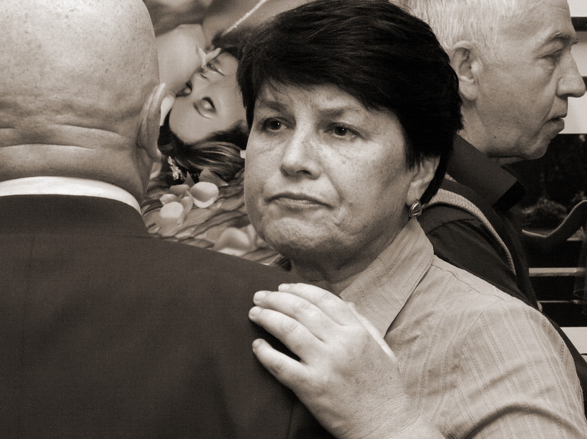  ң (2010)