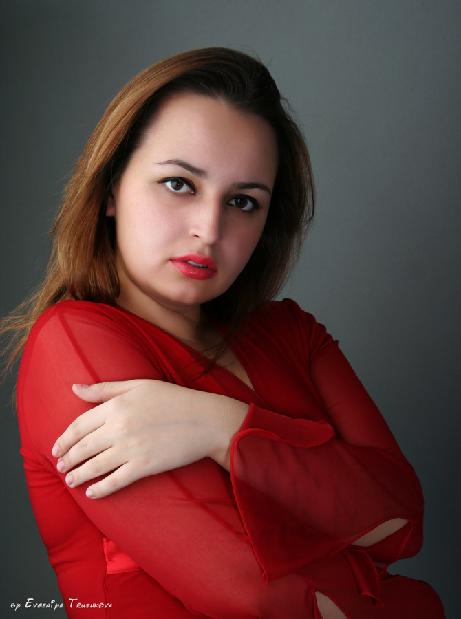  Lady in red