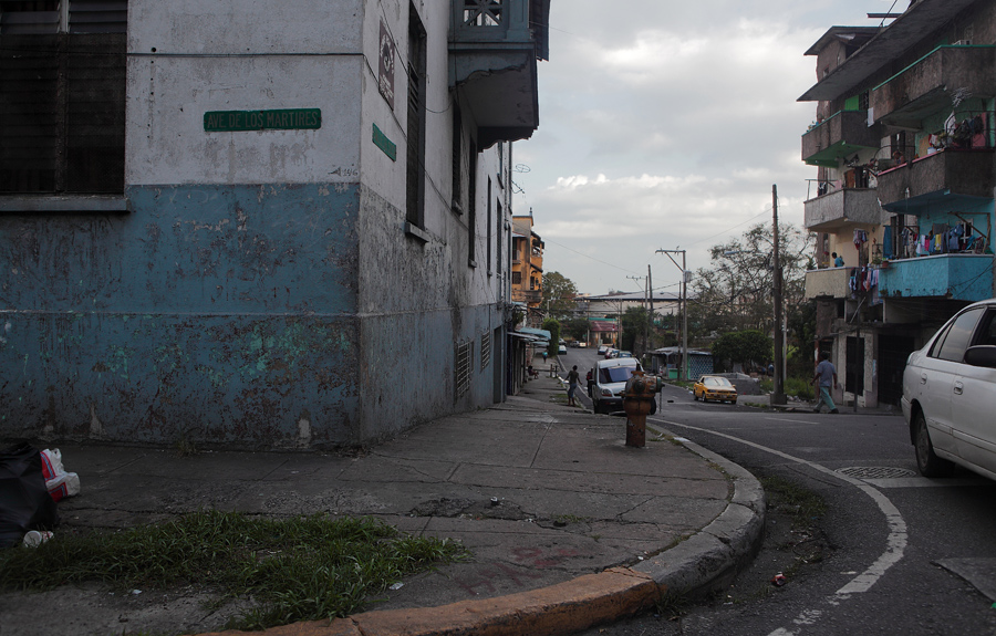   ave. de los martires...
