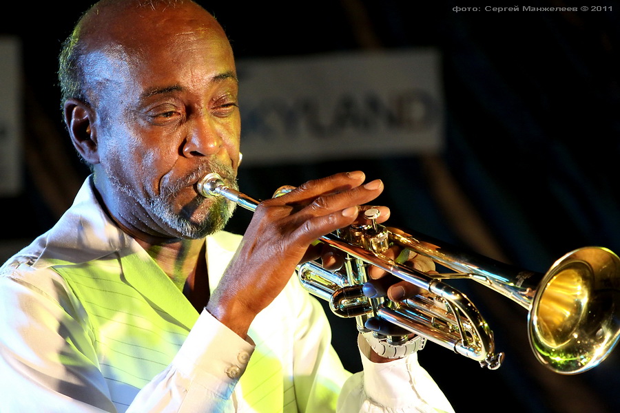  REAL JAZZ