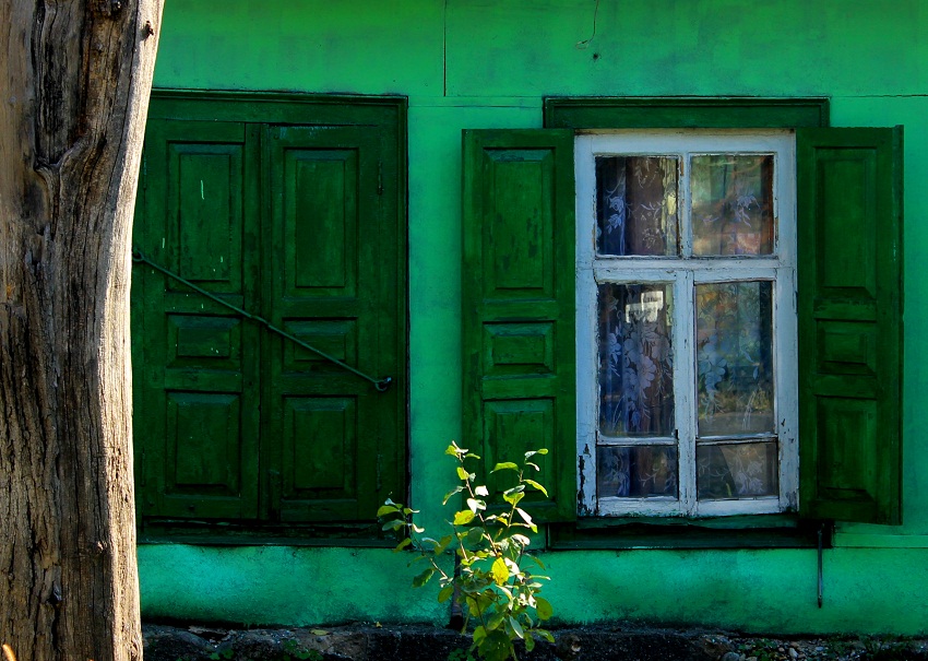  ! green