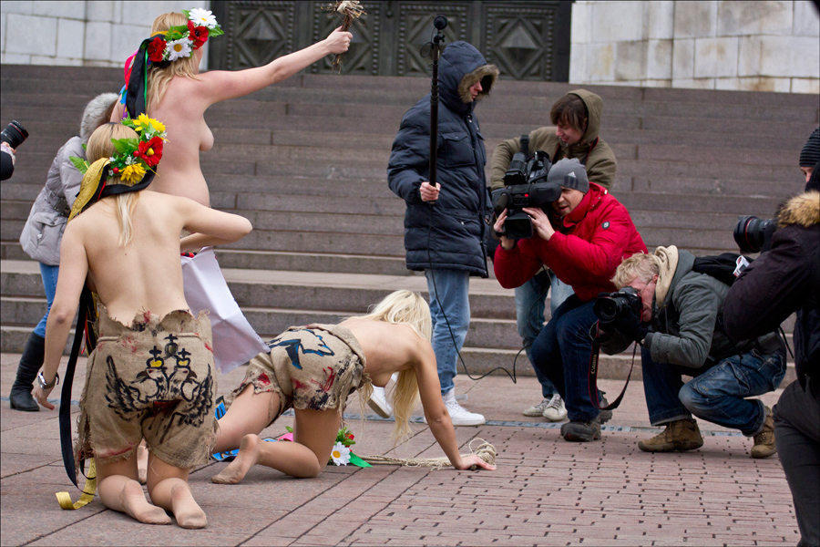  FEMEN   (1)