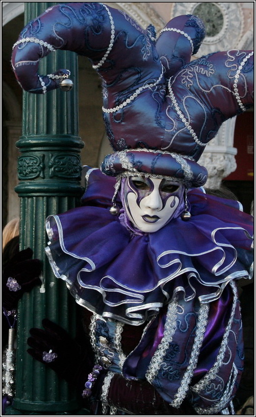  Maschera in viola